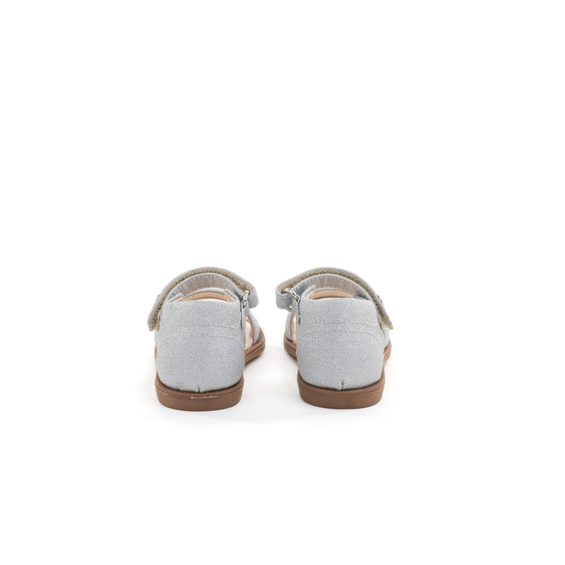 Sandalo in mignon argentato con tallone chiuso e strap regolabile. Artigianale e Made in Italy.