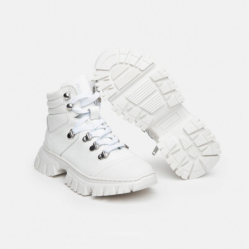 <b>MOUNTAIN WHITE SNEAKER</b> white high-top sneaker with laces and internal zip