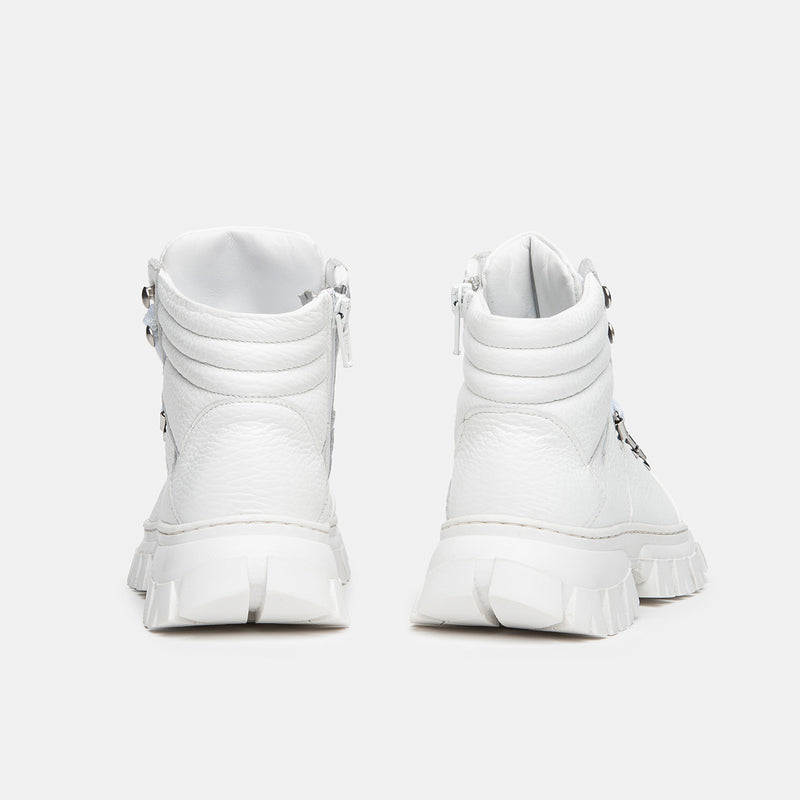 <b>MOUNTAIN WHITE SNEAKER</b> white high-top sneaker with laces and internal zip