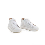 Sneakers alta in pelle ricoperta da glitter color bianco. Chiusura con lacci e zip interna Artigianale e Made in Italy.