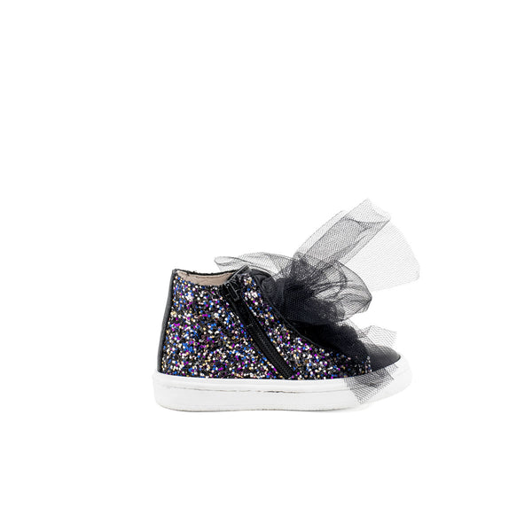 Sneaker glitterata multicolor con lacci neri in tulle