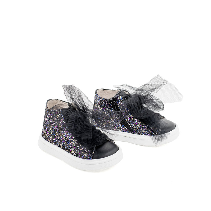 Sneaker glitterata multicolor con lacci neri in tulle